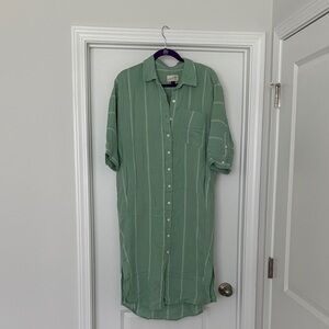 Universal Thread Green Maxi Dress with Button-Down Design